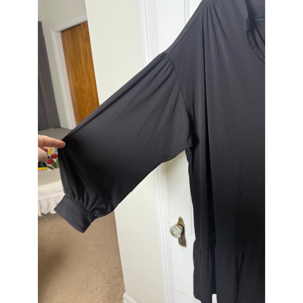 Elizabeth and James Black Billowy Long Sleeve Drop Waist Flowy Dress Plus 1X - Picture 3 of 6